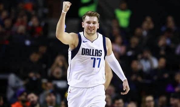 九游登录入口-上限在哪里？三分球持续提升东契奇带队轻取绿军