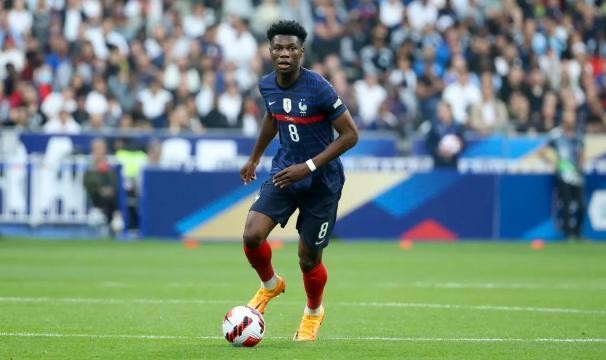 九游体育APP-皇马签下楚阿梅尼一波三折：姆巴佩爽约成转折点