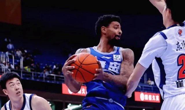 九游登录入口-米奇出战36分钟，投篮16中12空砍36分15篮板1助攻3抢断3盖帽