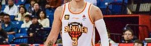 攻防俱佳！贺希宁17中8&amp;三分7中3拿到19分 贡献4次抢断