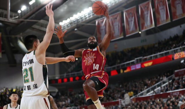 九游体育-险胜辽宁！山西赢球最大功臣，不是迪亚洛，36岁老将击碎离队谣言