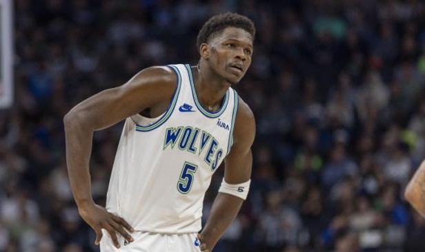 九游体育APP-进攻断电已成常态！森林狼再次低迷 华子这次说啥？