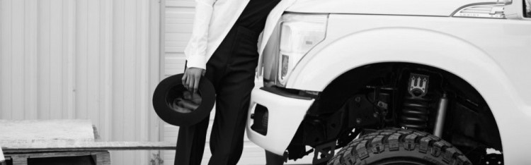 九游登录入口-文班最遗憾的是无法驾驶普通大小的汽车 所有衣物几乎需量身定制